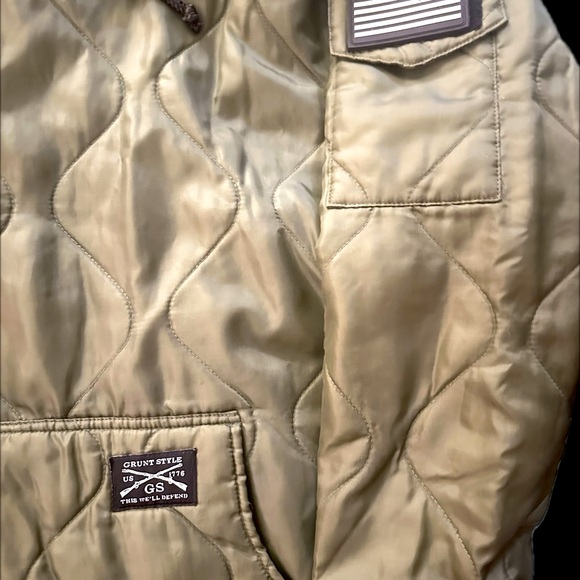 Grunt Style Kids / Women’s Small Quilted Olive Jacket with hoodie pkt - Picture 3 of 4